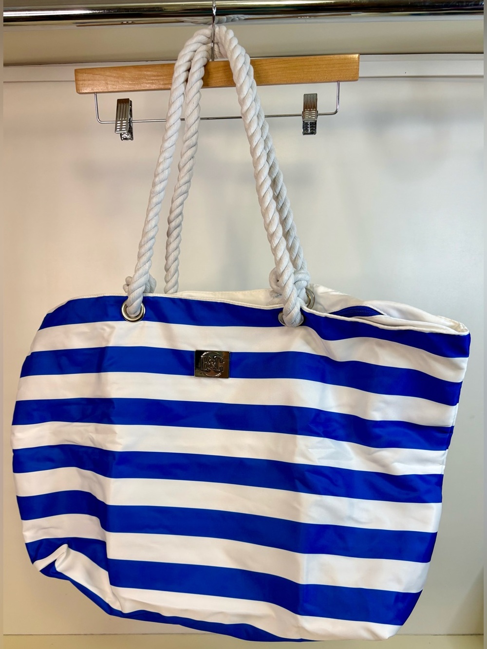 NWOT Striped Blue and White Rope-Handle Tote Bag with case